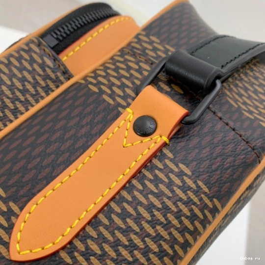 MESSENGER NANO AMAZONE LOUIS VUITTON 0812